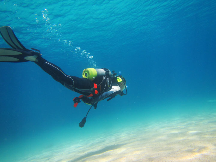 Scuba diving experience package